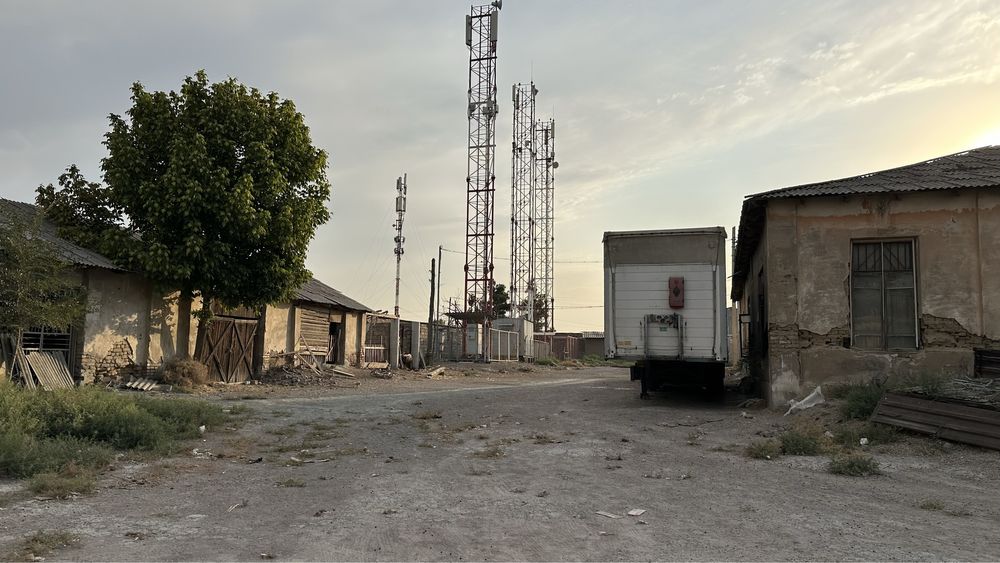 Ko’chmas mulk sotiladi