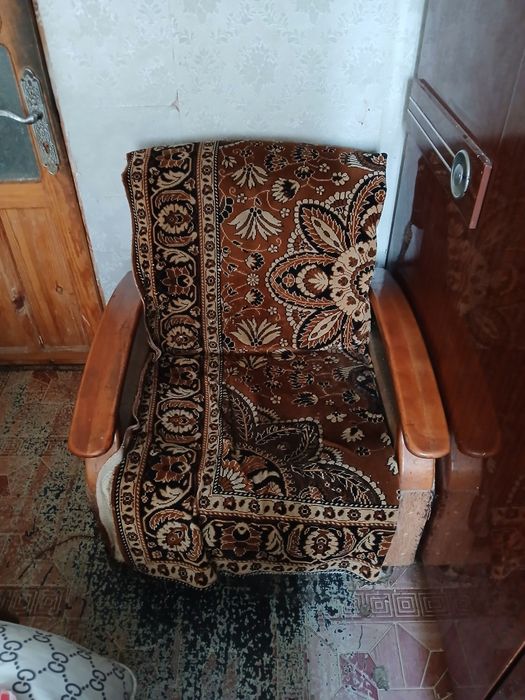 Диван и кресло даром