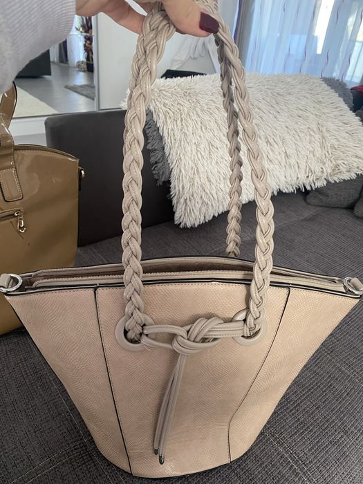 Geanta / Poseta crem noua