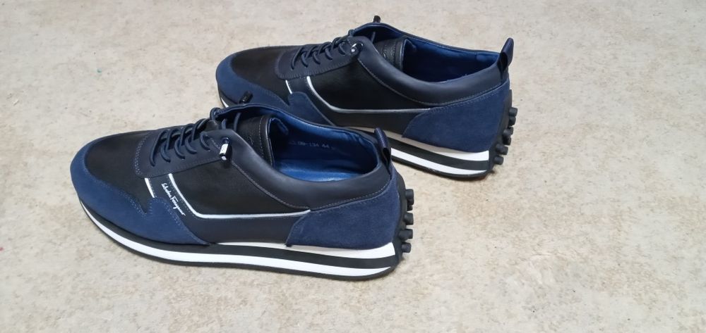 Новые кроссовки, 43-44, кожа