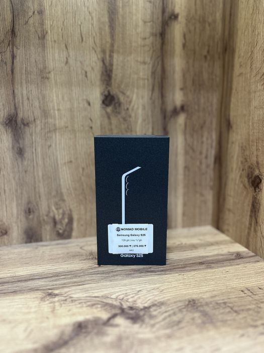 Samsung S25 | Nomad Mobile