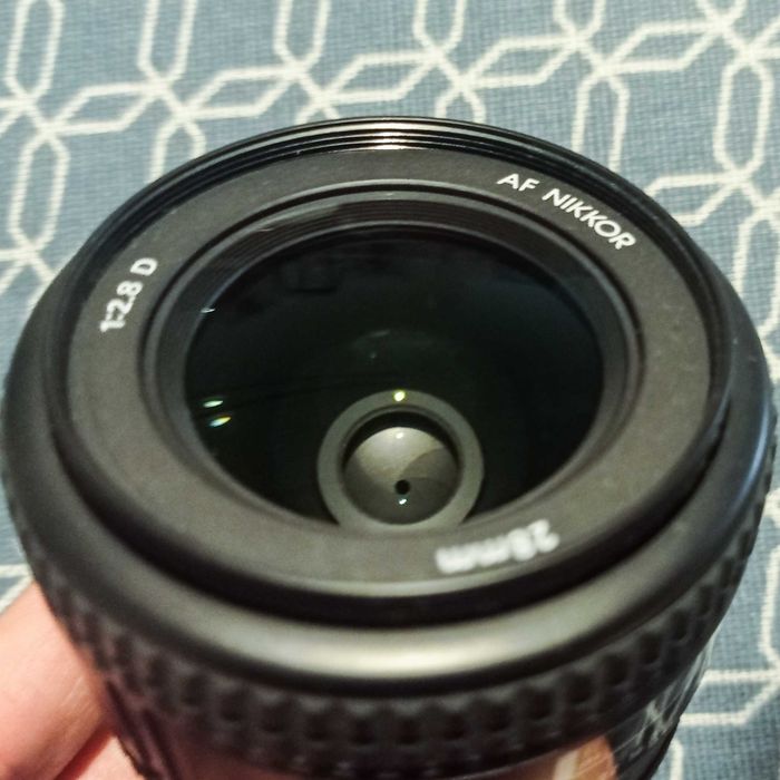 Nikon Nikkor 28mm f/2.8 AF-D обектив