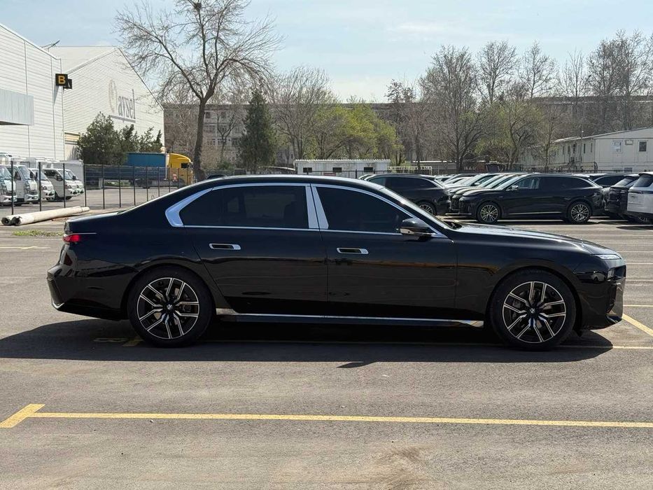 BMW 740i msport plus new