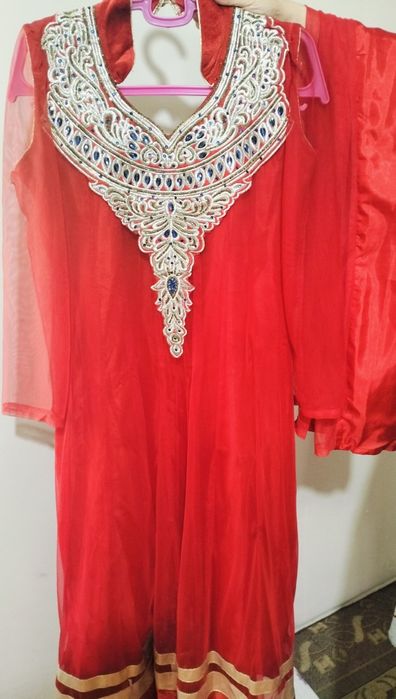 Продаётся Платье с украшениями. Ручная работа.