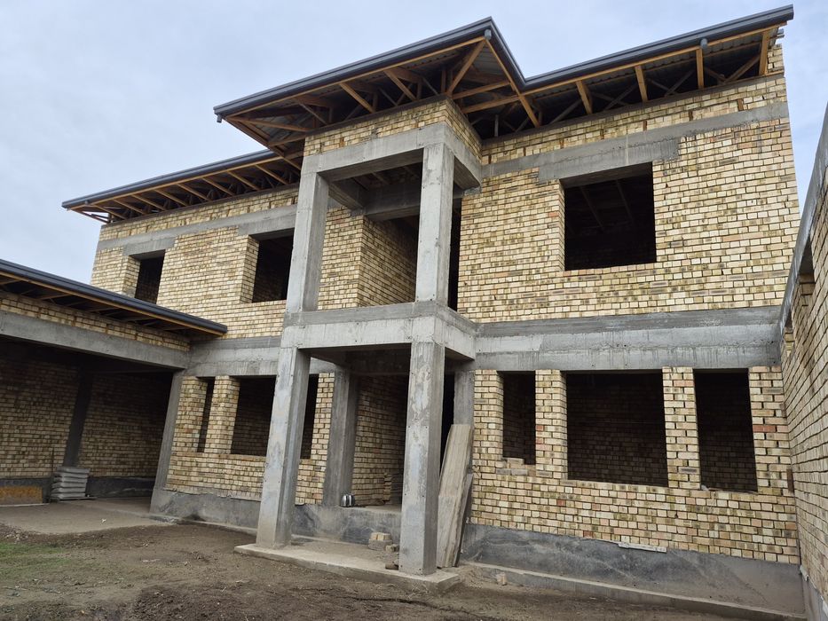 To‘y tepa Nurafshonda uchaska sotiladi