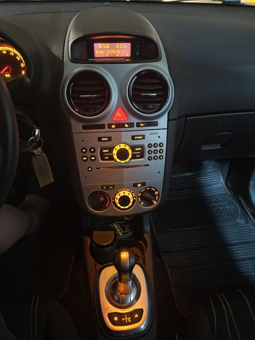 Opel CORSA automat