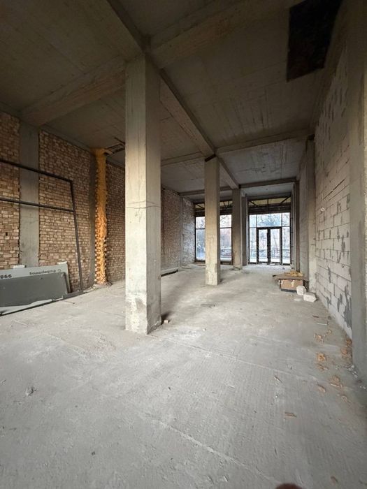 Ул.Бабур Жк "Узбегим" нежилое помещение 316кв первая линия высота 5.4м