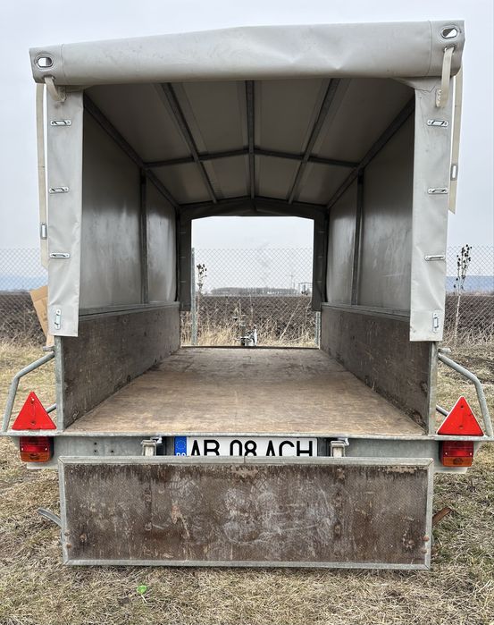 Remorcă 1200 kg cu sistem de frânare