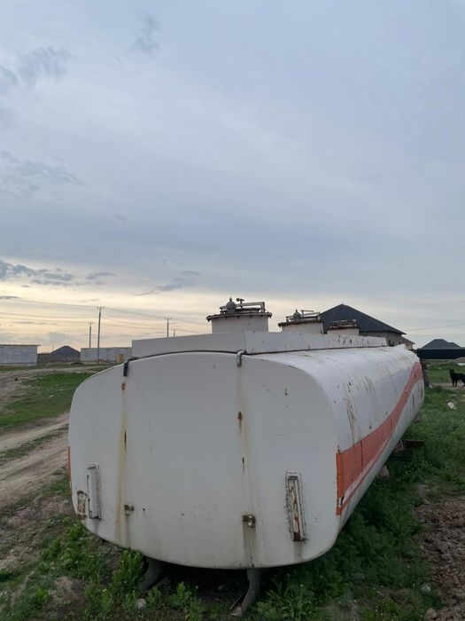 Цистерна для воды и гсм