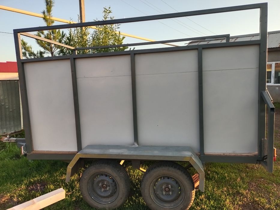 Прицеп коневозка