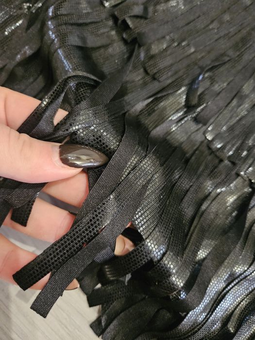 Пола на ресни под коляното