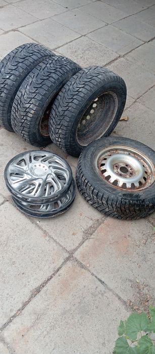 Продам зимние шины 185/65 14 с дисками