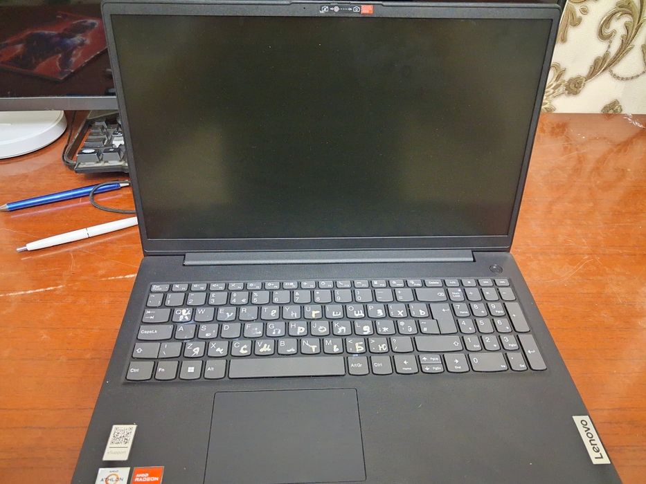 Notebook sotiladi lenovo