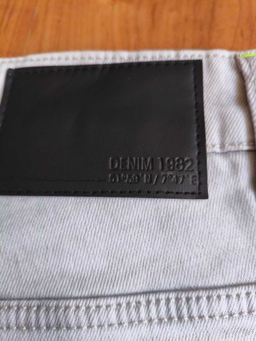 Нови мъжки дънки DENIM 1982