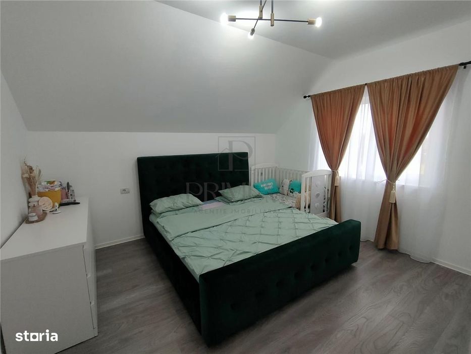 Duplex separat prin C.T - personalizare interioara - acces facil