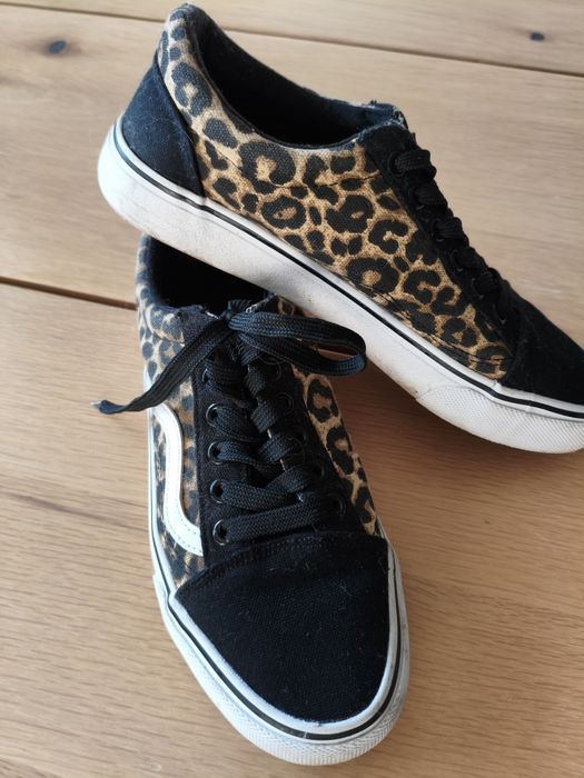 Продавам кецове Vans