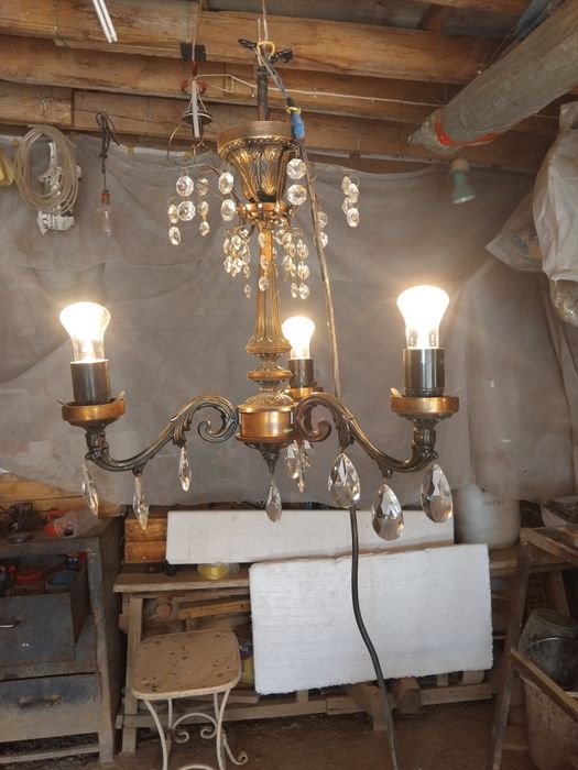 Продам люстры качественные