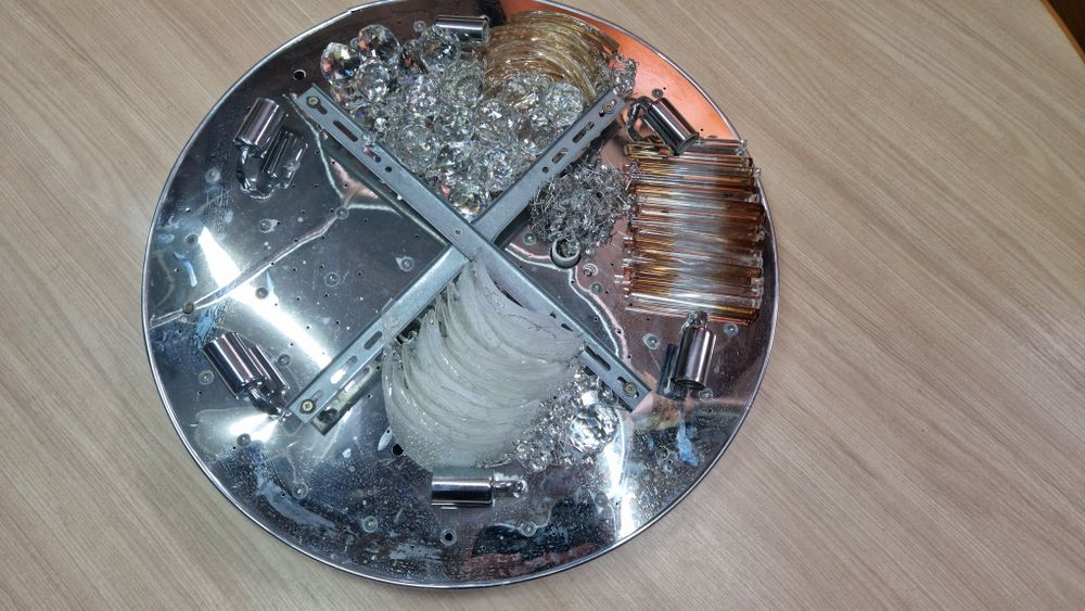 Люстра не собраная