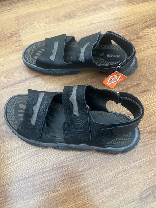 Продам сандалии на мальчика