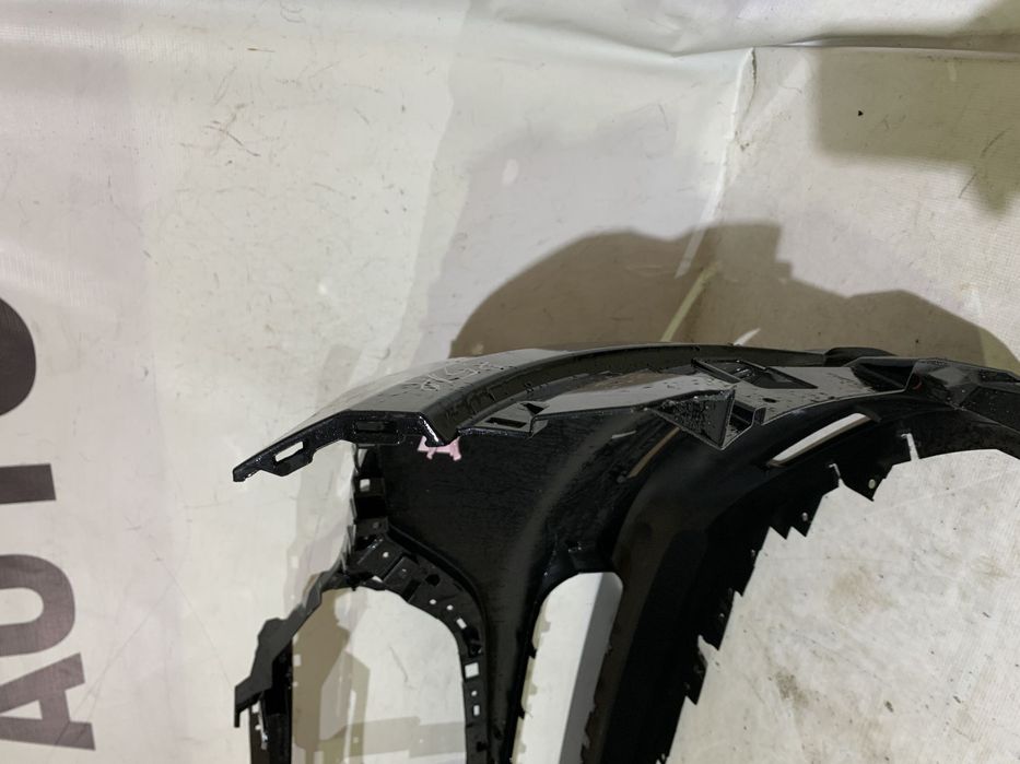 Bara fata Mazda CX30, 2019, 2020, 2021, 2022, 2023, 2024, cod origine OE DFR5-50031, cu gauri pentru senzori de parcare (4). In stare foarte buna.