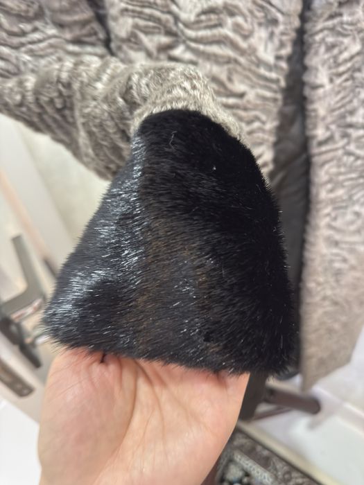 Пальто  оригинал  хорошого состаяние как новый