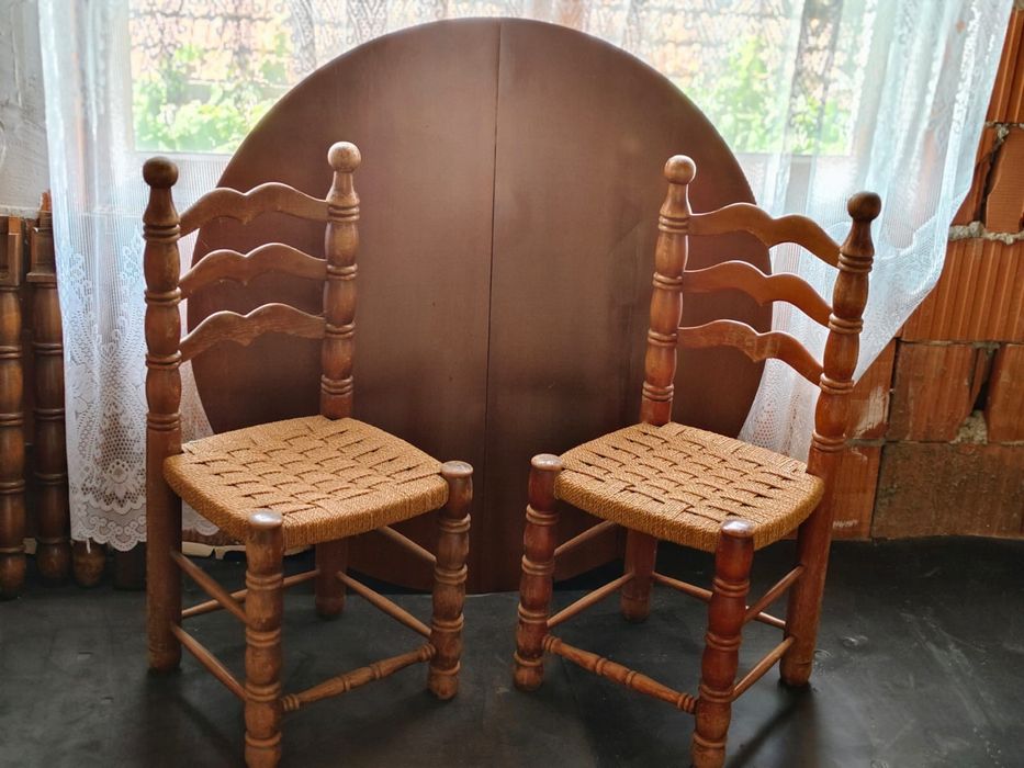Masă rotundă extensibilă din lemn masiv  rustice din lemn – 5/10 persoane cu șezut împletit