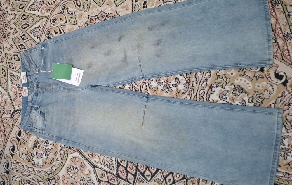 Джинсы новые, стильные