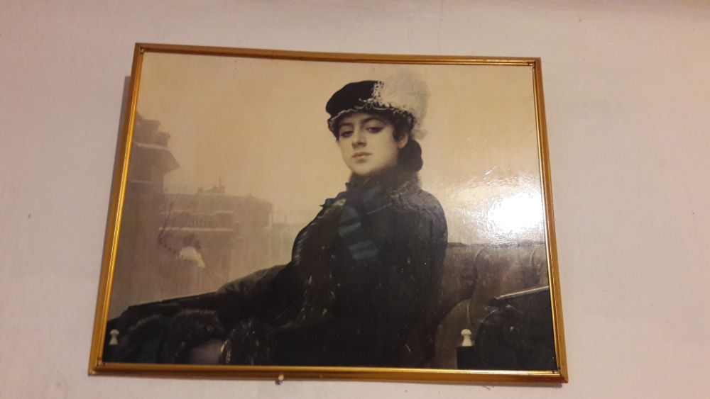 картины, декор, аксессуары.