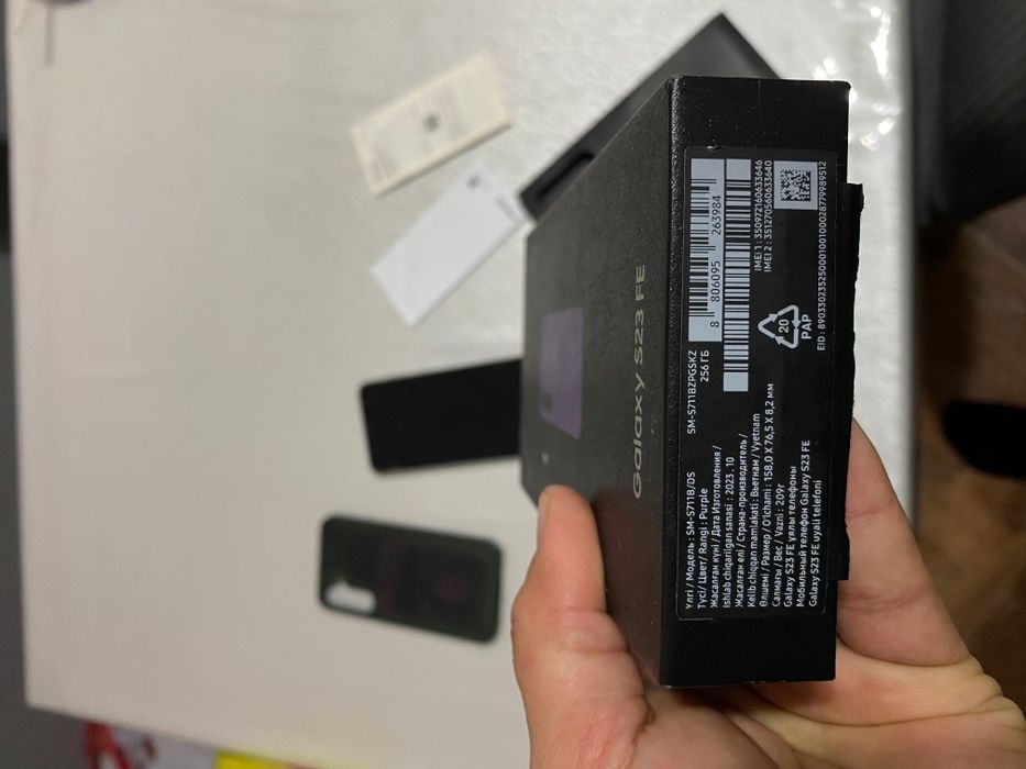 Продам смартфон Самсунг с 23 фе