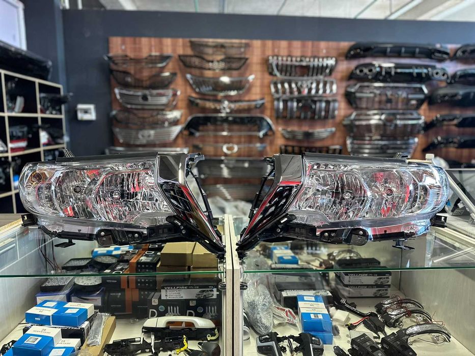 Фара передняя оригинал Toyota Land Cruiser Prado 150 на (17-23*)