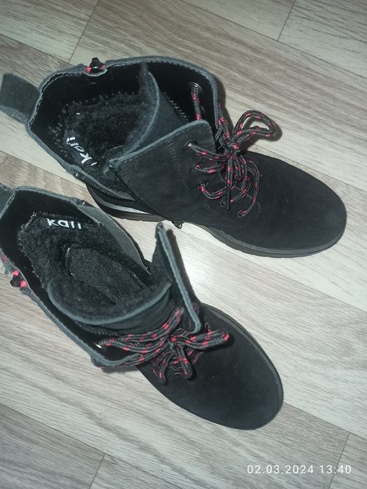 Продам ботинки замшевые