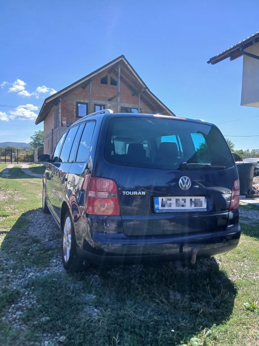 Vw touran      .