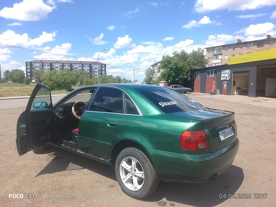 Продам хорошую машину Ауди А4 б5