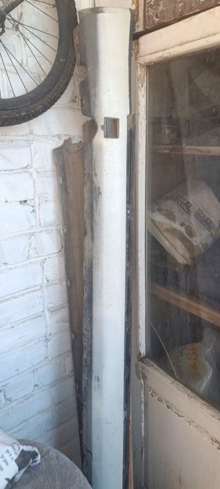 Продам листву пороги  на 124мерсес