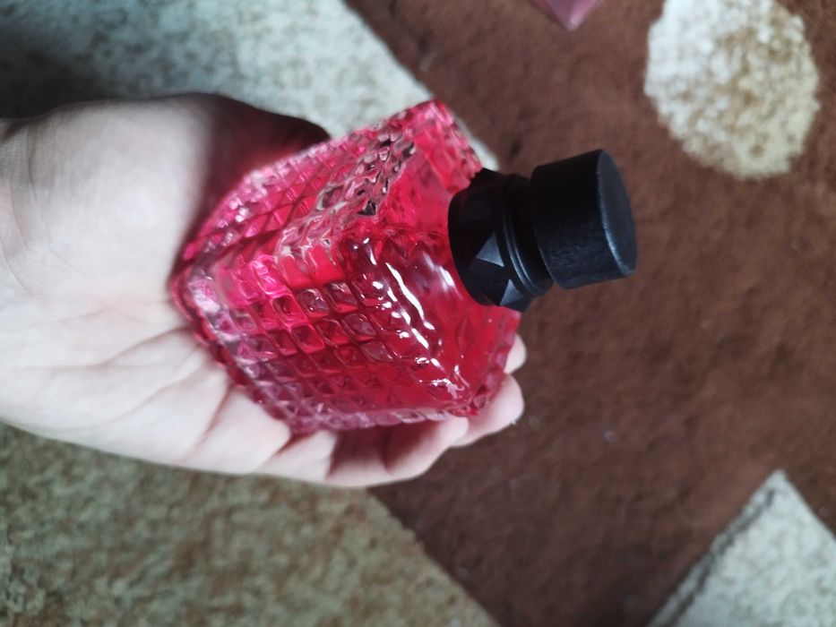 Parfumuri Valentino și Rabanne (bărbați/femei)