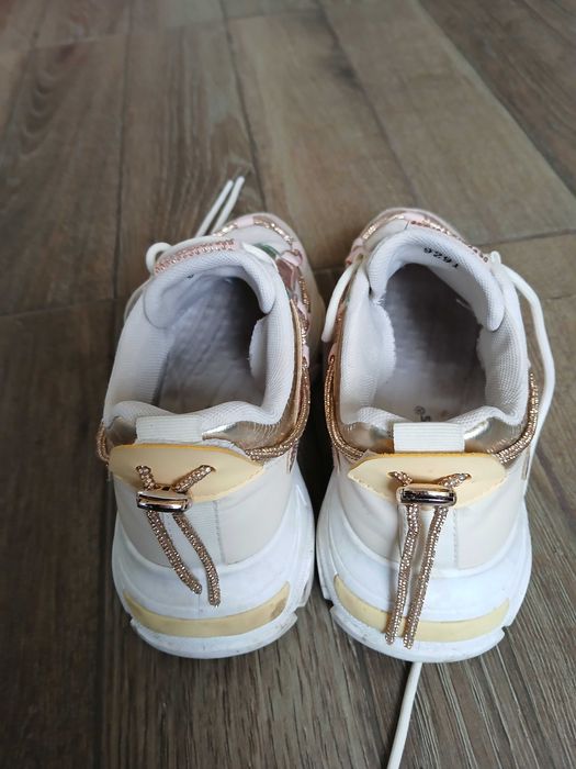 Цветни маратонки, 36 номер