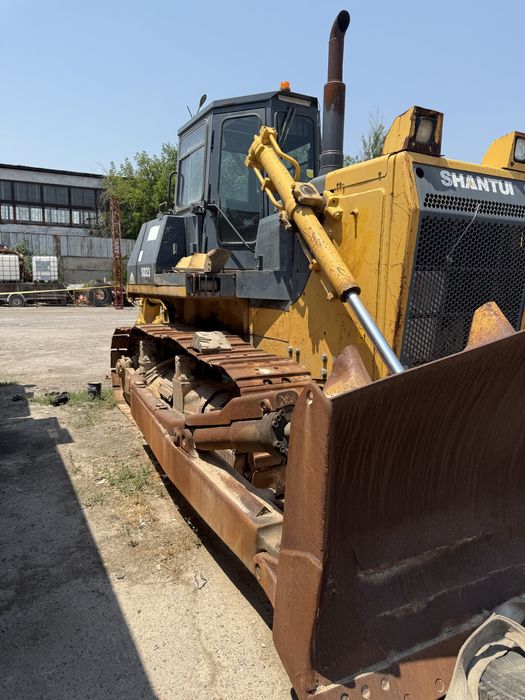 Бульдозер SHANTU  SD 23  йили 2013 сотилади