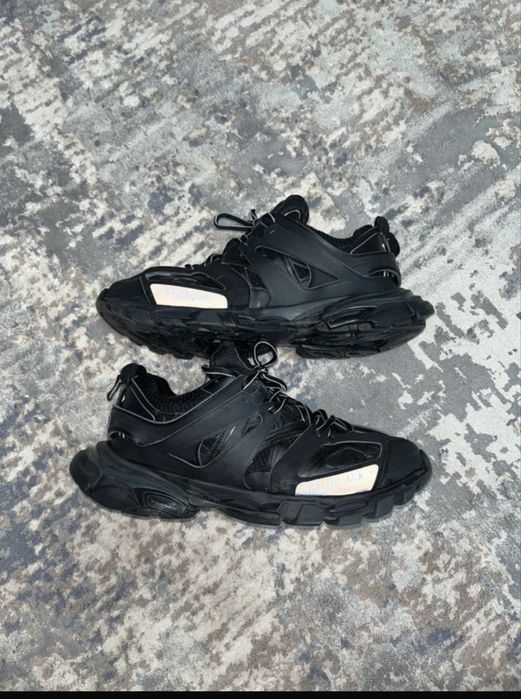 Balenciaga track