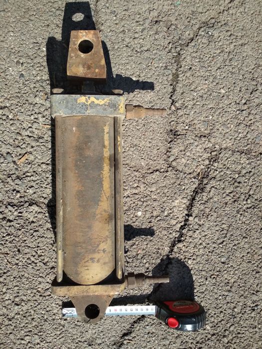 Пневмотический цилиндр