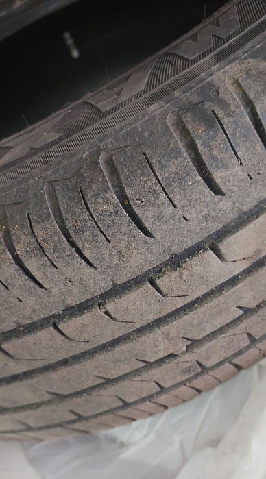 Продам резину Maxxis