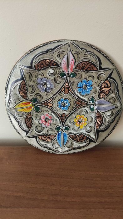 Лот от 3 медни чинии за стена гравирани с други цветни метали