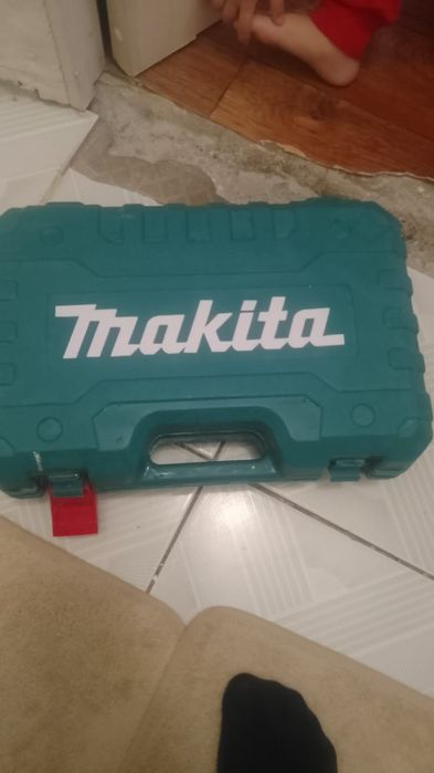 Продам 12000.Купил неделя назад