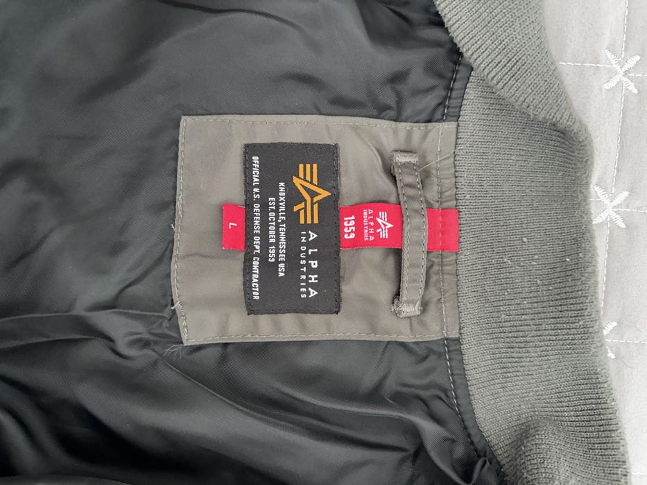 Alpha Industries преходно яке