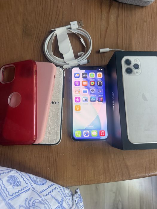 iPhone 11 pro 256 mb