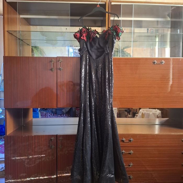 Вечернее платье на стройняшку