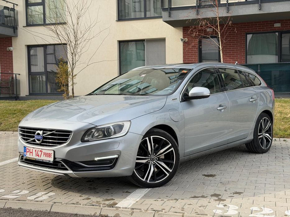 Volvo V60 Volvo V60 2.4 D6 AWD R-Design Trapa Bixenon Garantie 12 luni