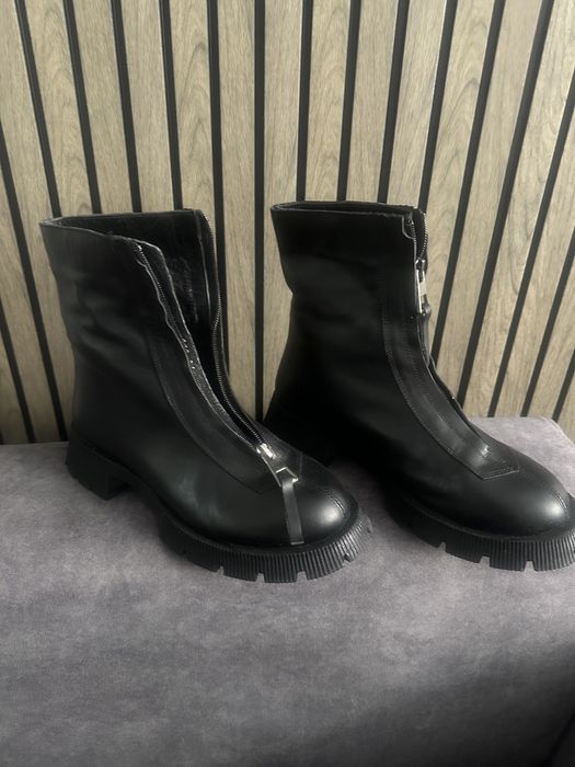 Продам демисезонные ботинки