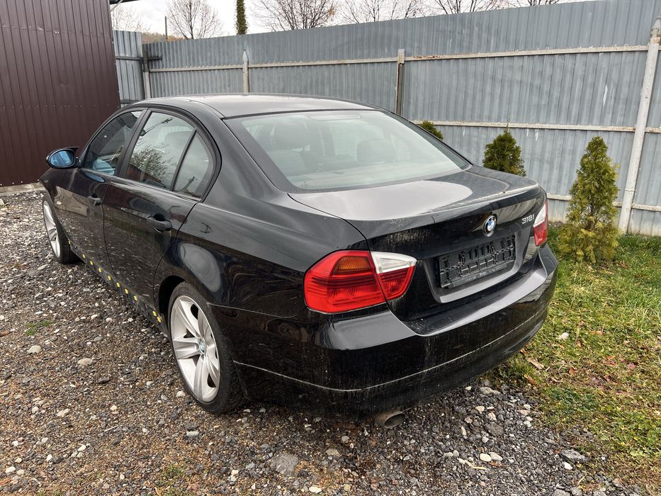 Dezmembrez BMW 318i