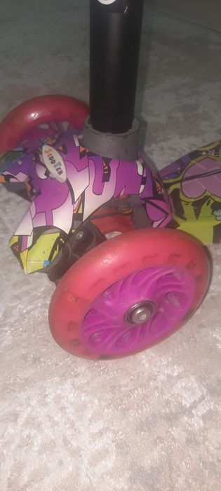 Самокат трехколесный