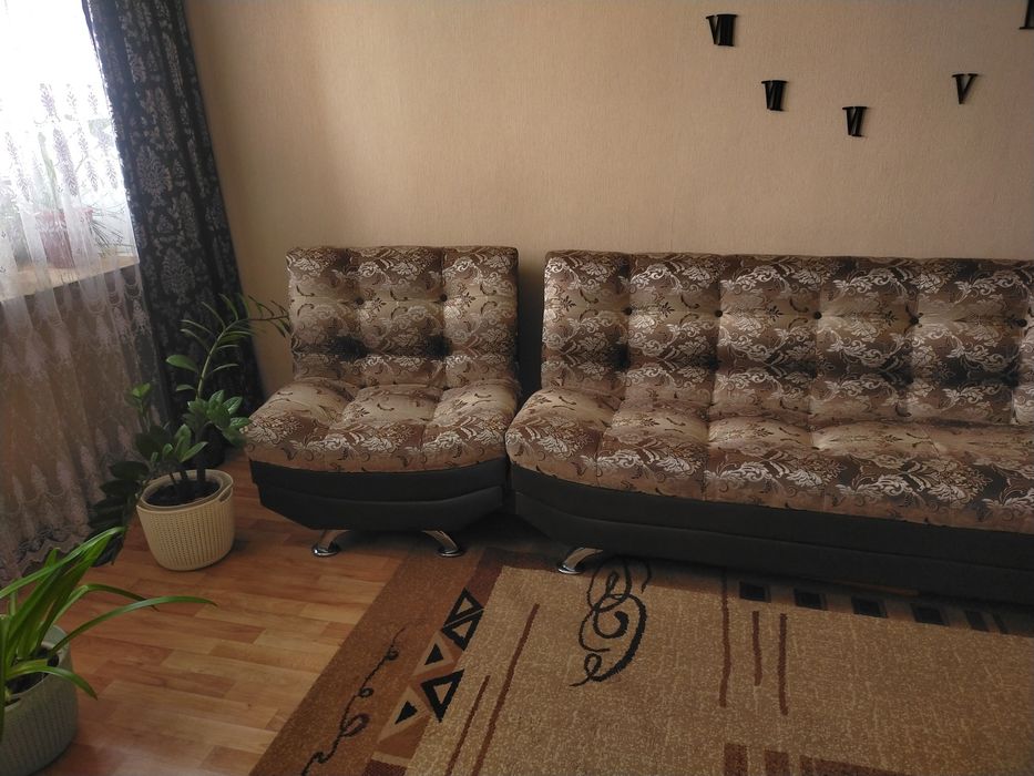 Продается диван в хорошем состоянии